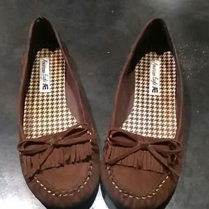 size 8-1/2 American Eagle moccasin flats